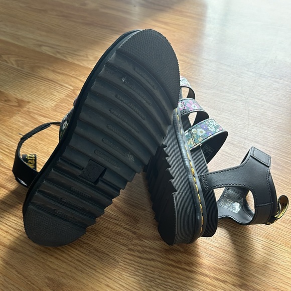 Dr. Martens Blaire floral print sandals - Picture 6 of 7